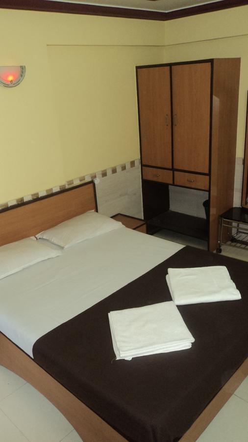 Kalyān Girija Payyade Hotel מראה חיצוני תמונה