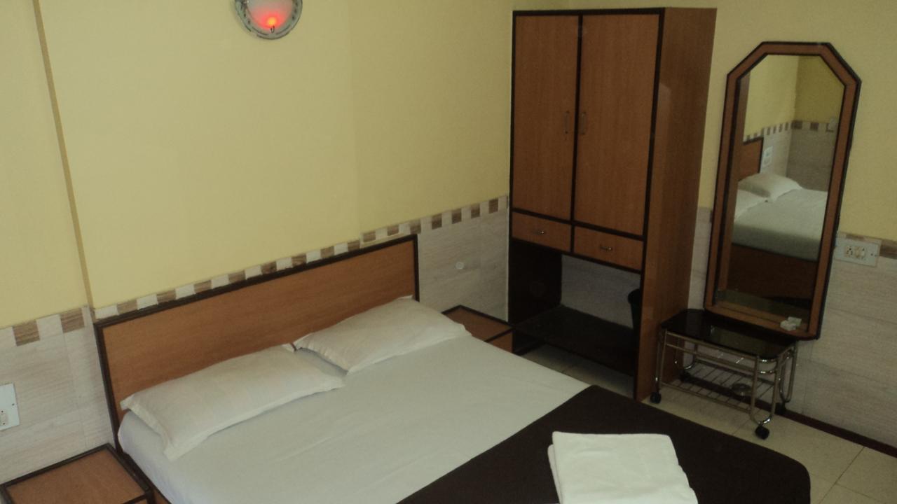 Kalyān Girija Payyade Hotel מראה חיצוני תמונה