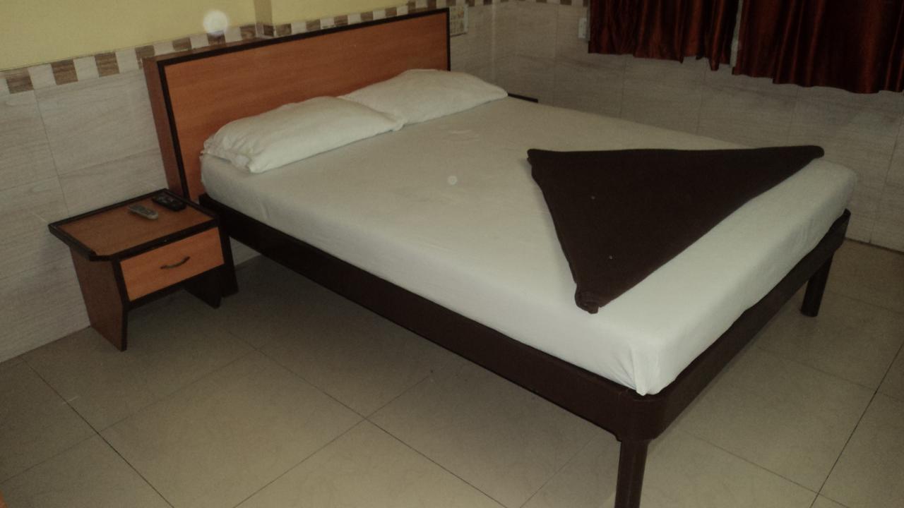 Kalyān Girija Payyade Hotel מראה חיצוני תמונה